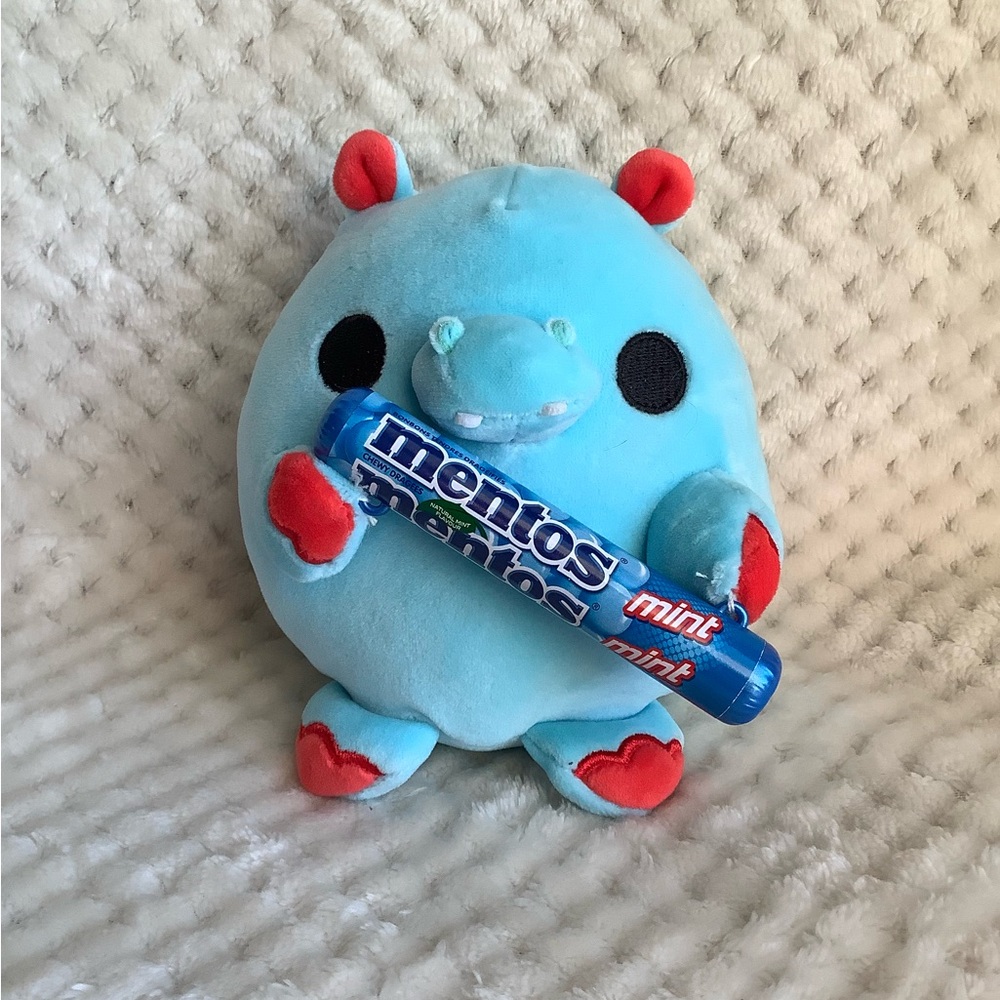 ZURU Suprise Snackles Hugh Mentos Blue Hippo Plush Toy Stuffed Animal